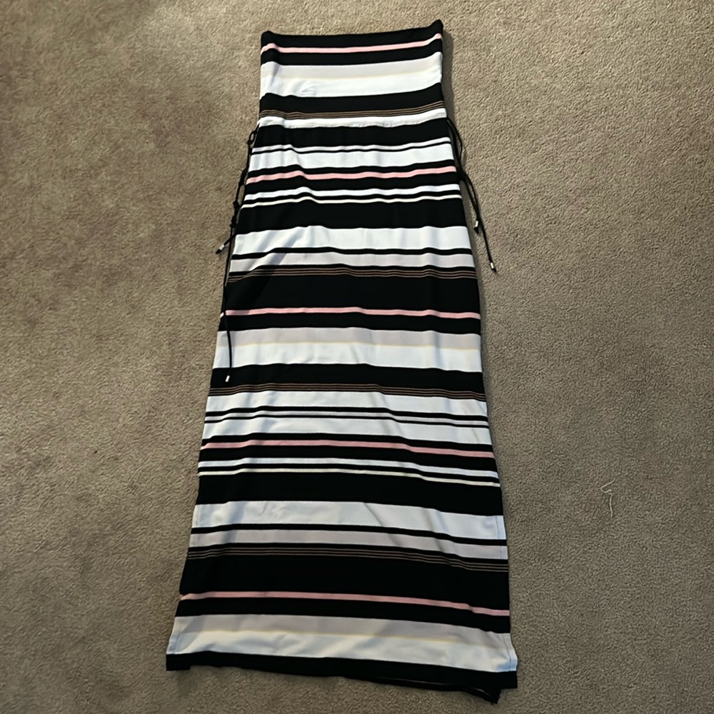 White House black market strapless dress. Size XS could fit a small.